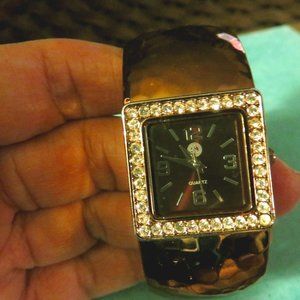 R.J.GRAZIANO CUFF QUARTZ WATCH / STAINLESS STEEL